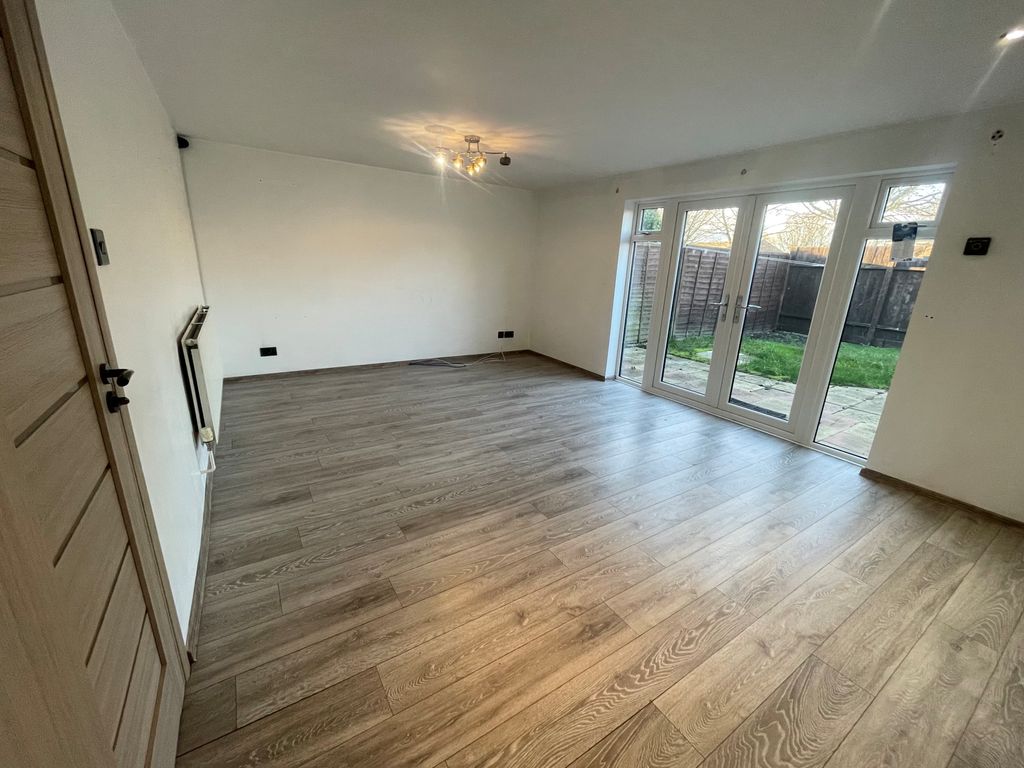 Property photo 3 of 12 Living Room