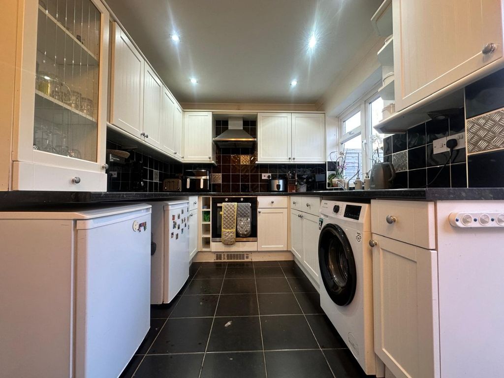 Property photo 2 of 11 5054094