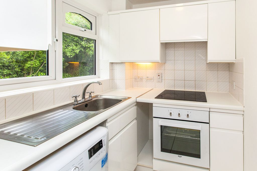 Property photo 3 of 5 3