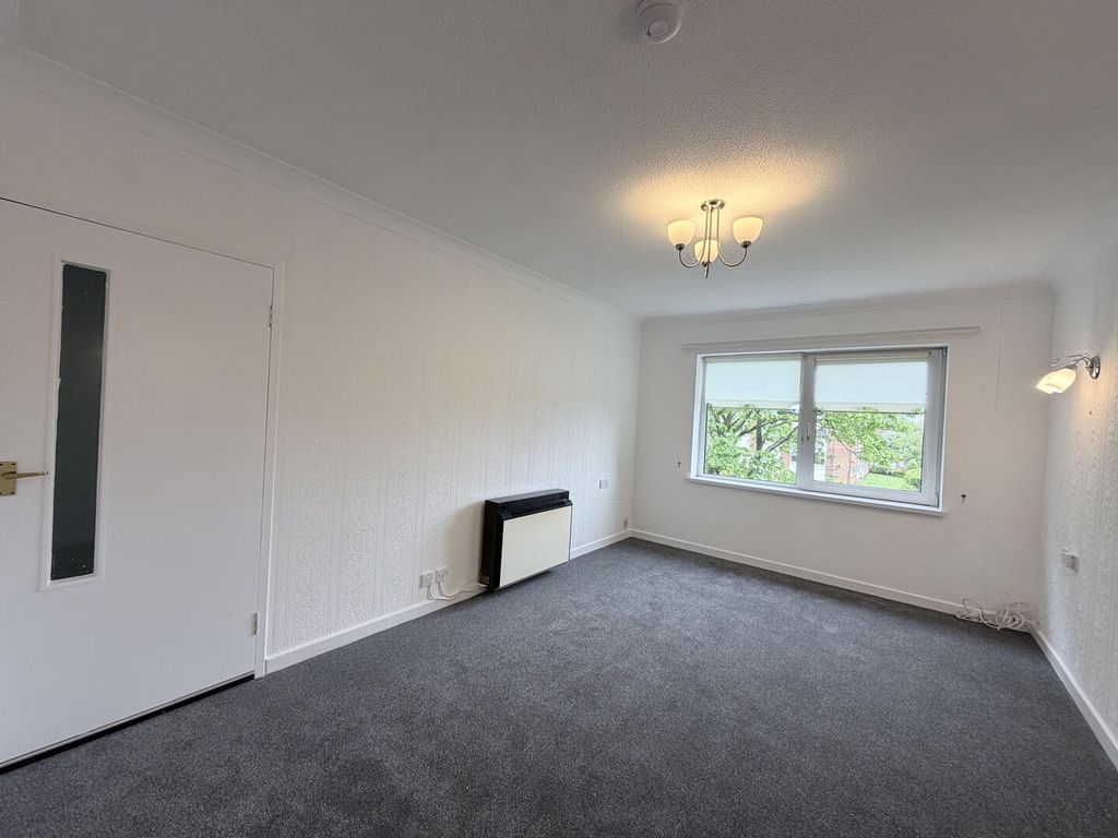 Property photo 2 of 15 Living Room