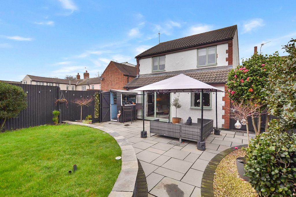 Property photo 1 of 33