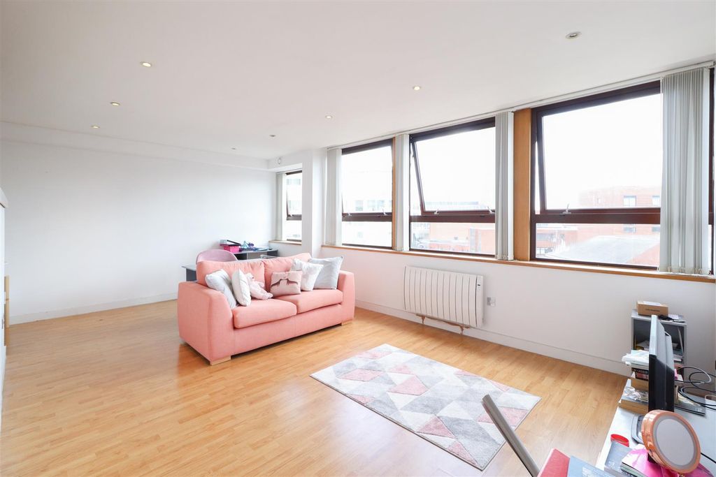 Property photo 2 of 12 412 Metro-5.Jpg