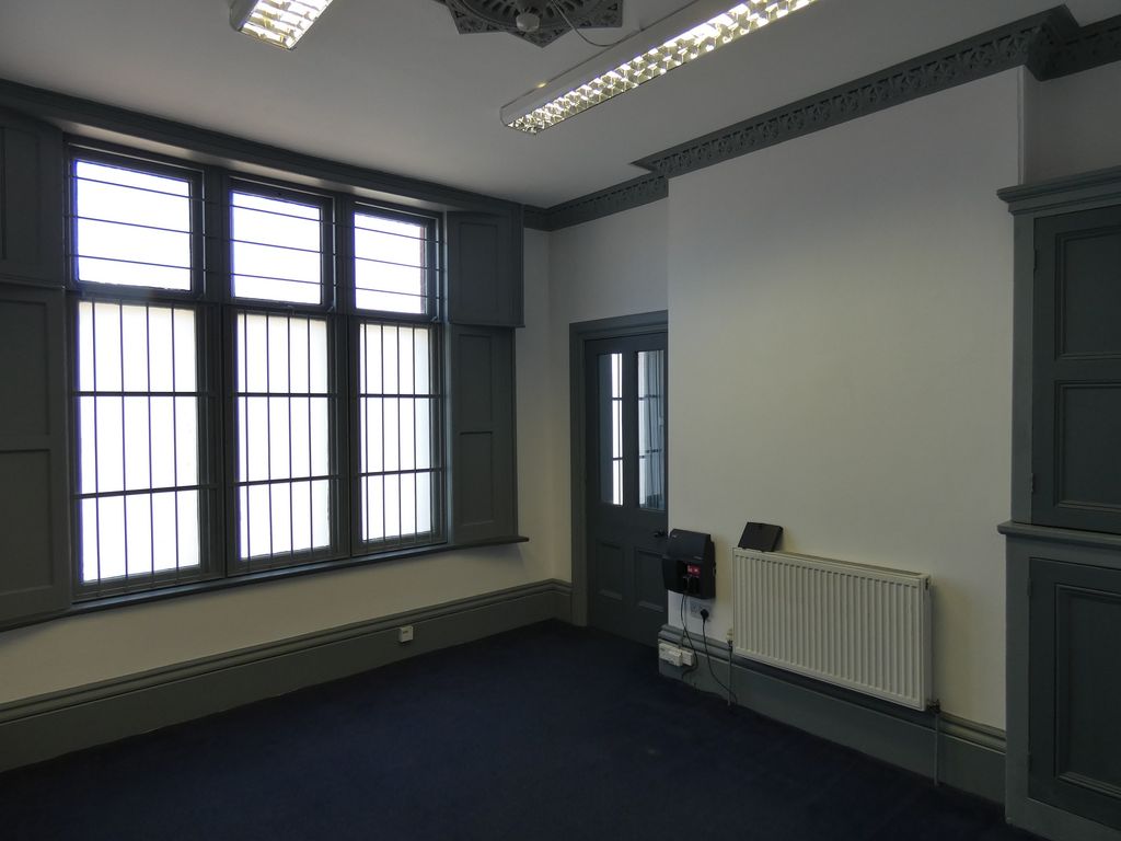 Property photo 1 of 3