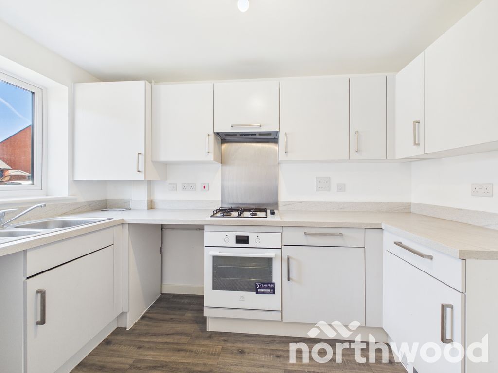 Property photo 2 of 32