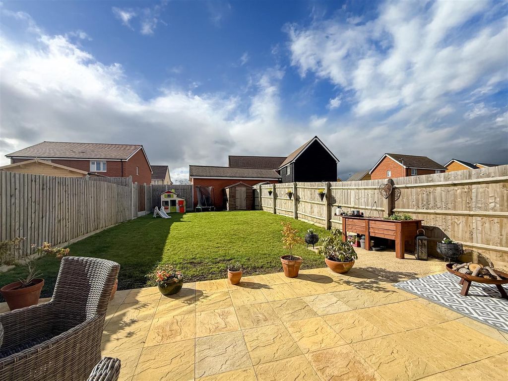 Property photo 3 of 23 Garden