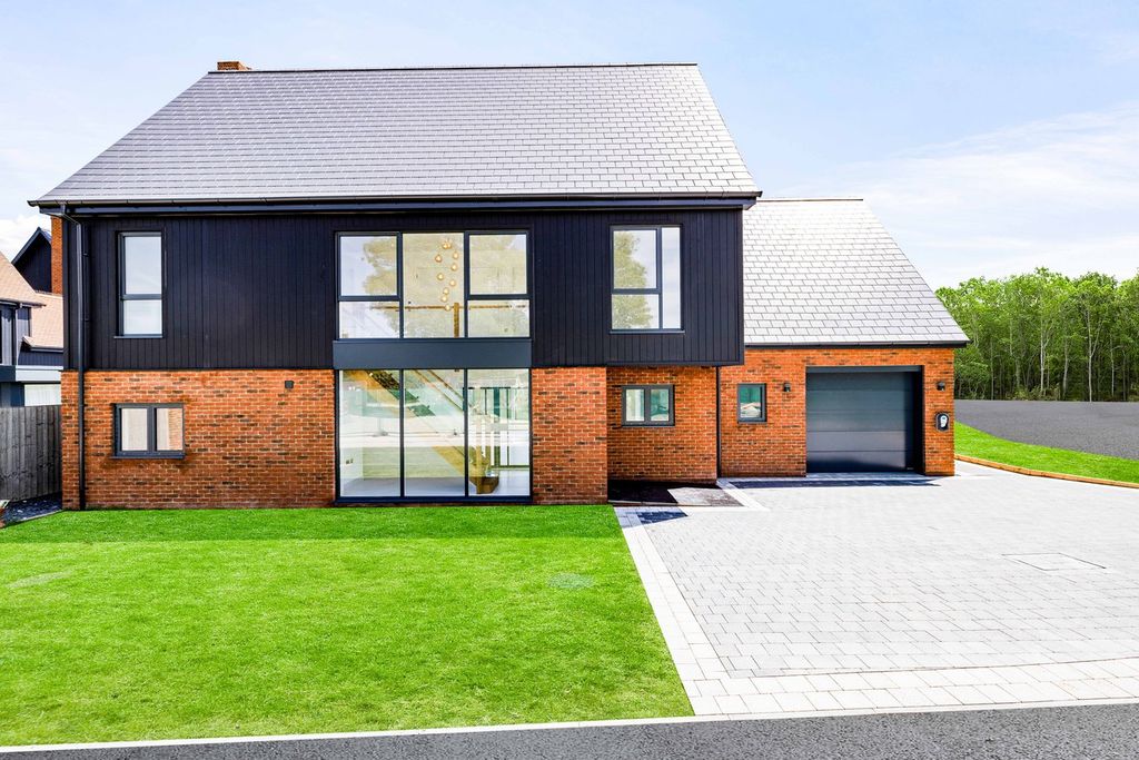 Property photo 1 of 26