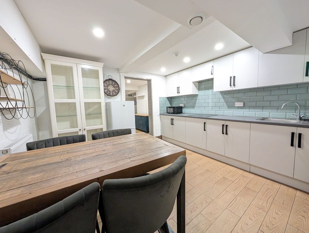 Property photo 2 of 5 Image