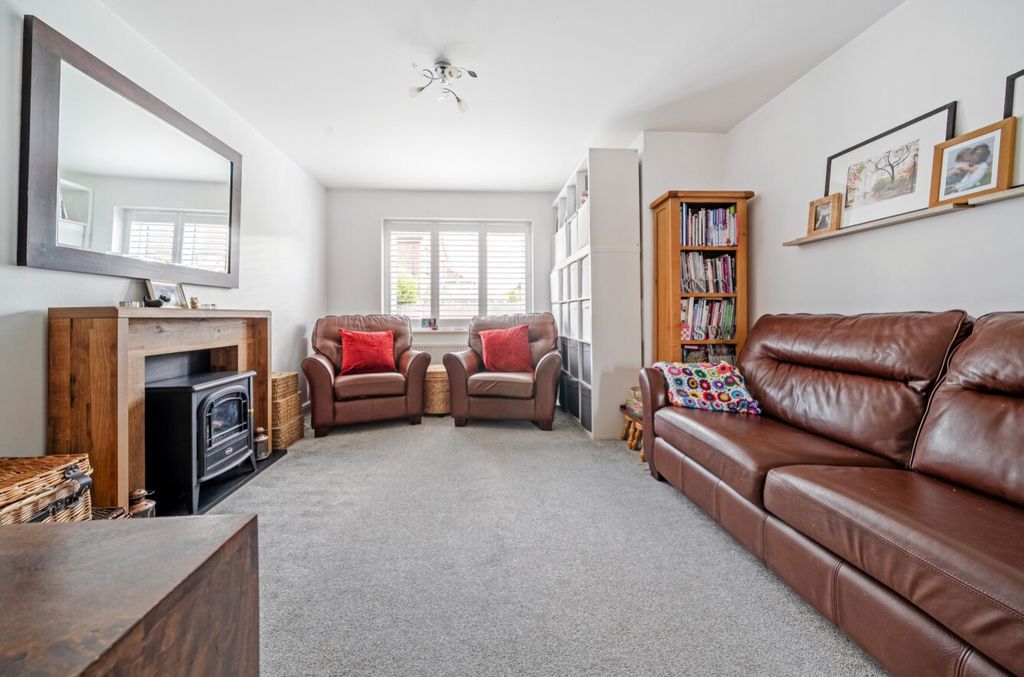 Property photo 2 of 23 1296166-16-682Cadb57Ba78-Arw