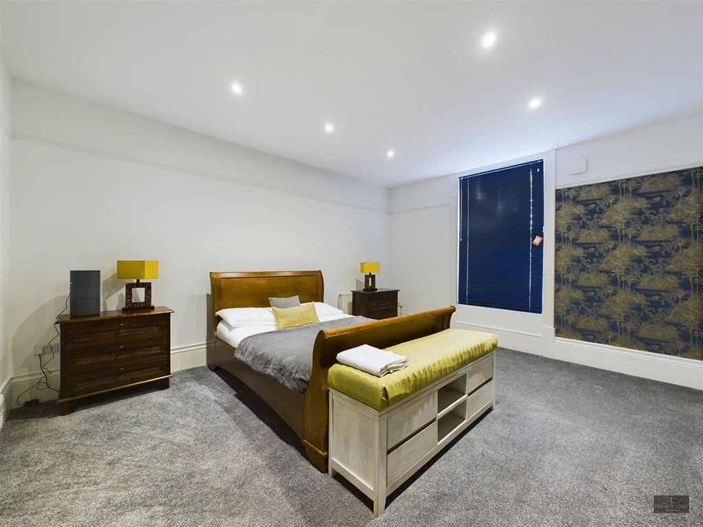 Property photo 3 of 13 Cam02887G0-Pr0138-Still002.Jpg