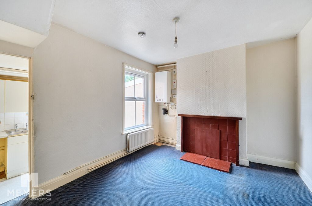 Property photo 3 of 9