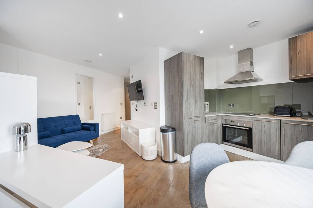 Property photo 3 of 8