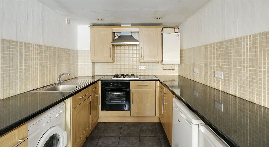 Property photo 3 of 16 Kitchen