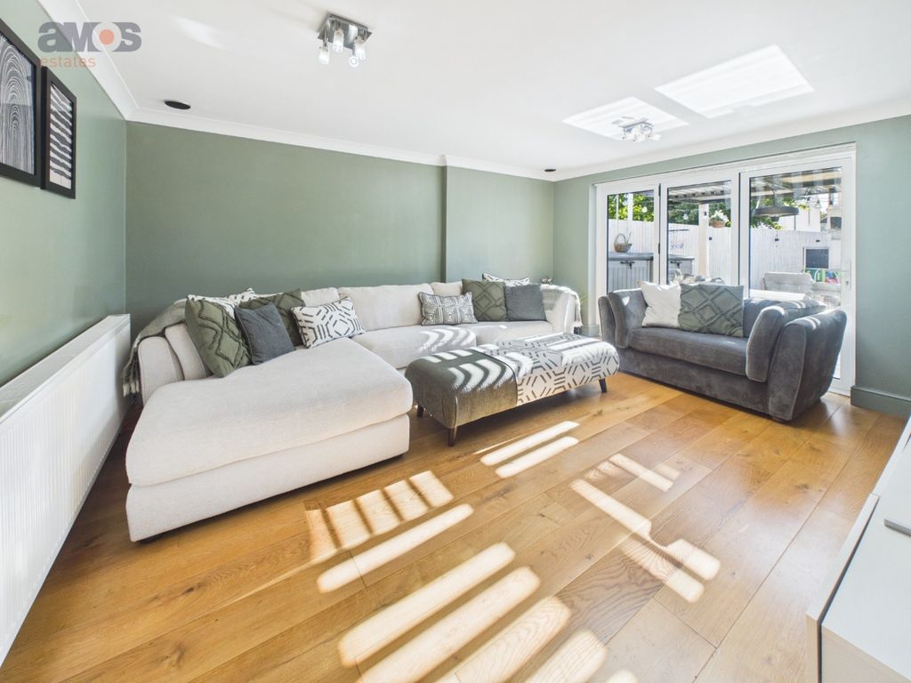 Property photo 3 of 41 5593483