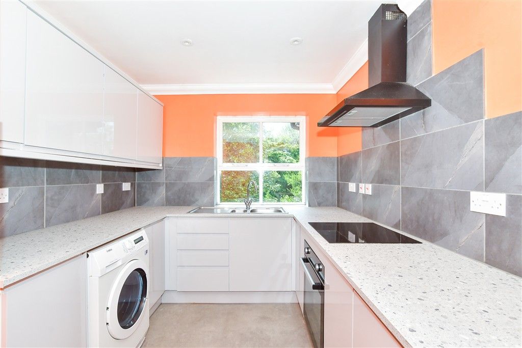 Property photo 2 of 9 Kitchen