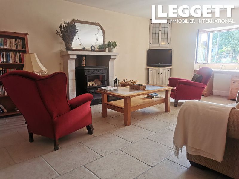 Property photo 2 of 10