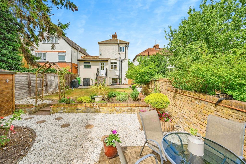 Property photo 2 of 17