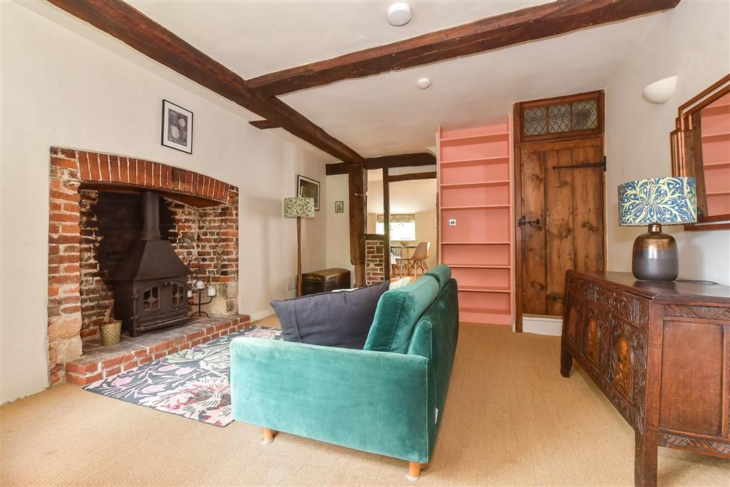 Property photo 2 of 11 Lounge