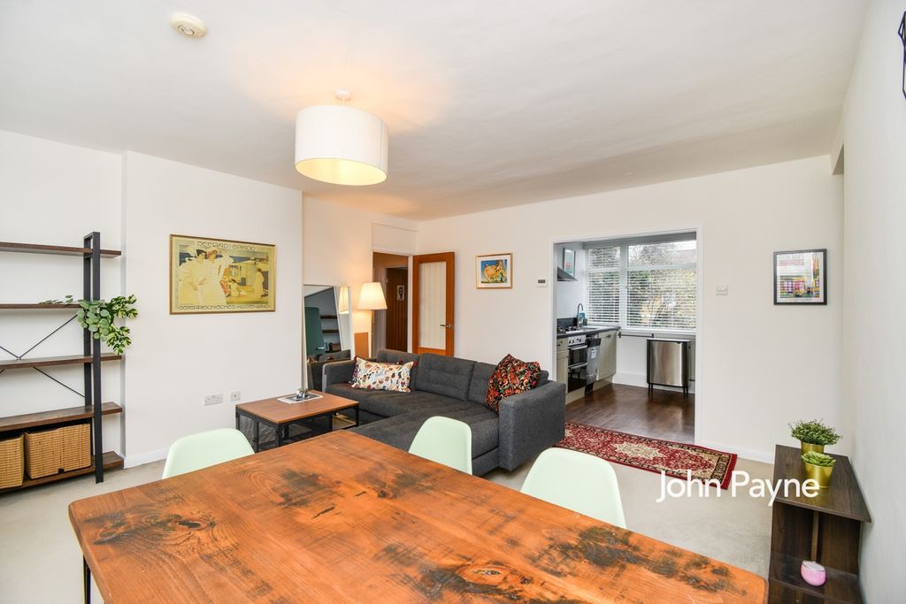 Property photo 2 of 10 52Eb375c-19dc-F01...