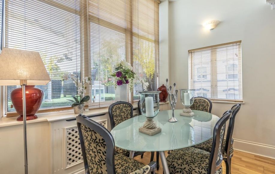 Property photo 3 of 11 Dining Area