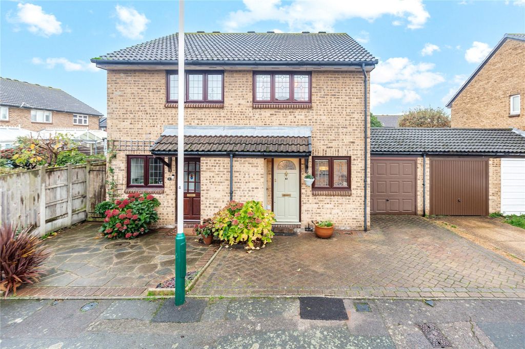 Property photo 1 of 15 Front