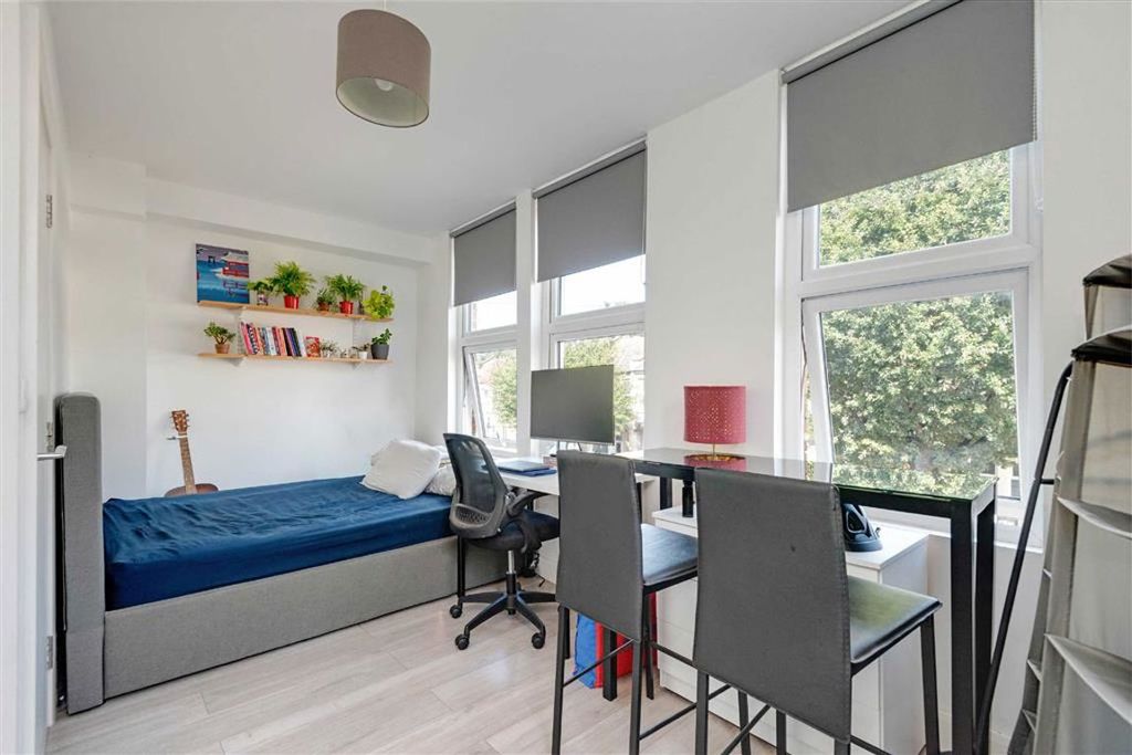 Property photo 1 of 3