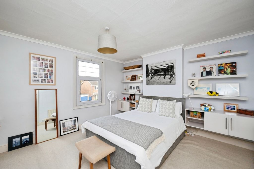 Property photo 2 of 20 Photo