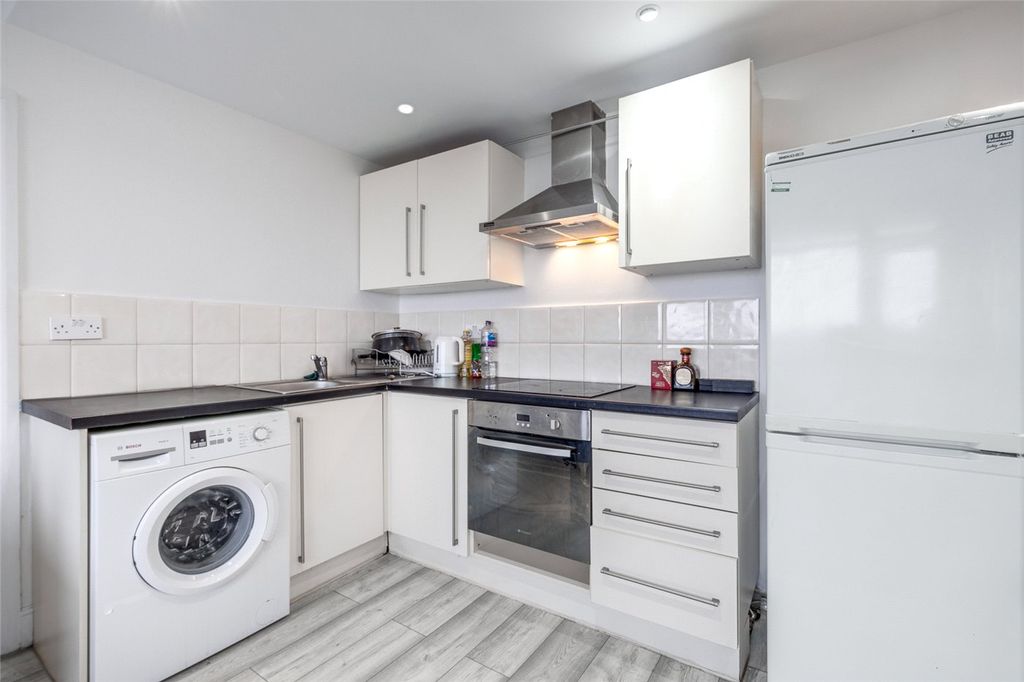 Property photo 2 of 13 Picture No. 08