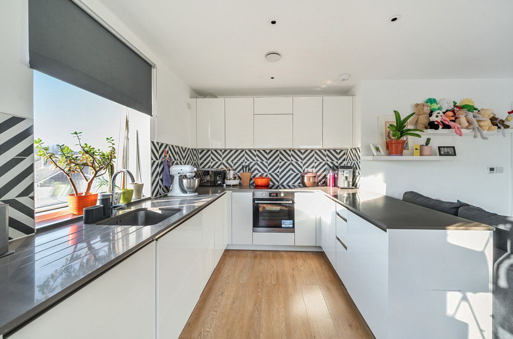 Property photo 3 of 13 Kitchen