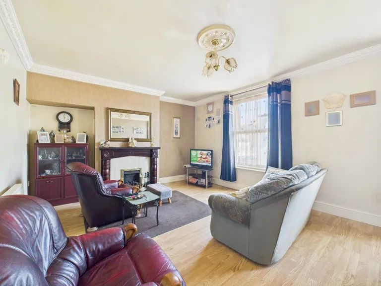 Property photo 3 of 18