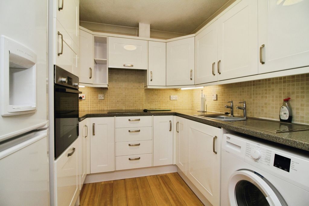 Property photo 2 of 13 Kitchen