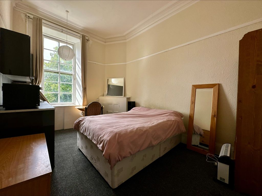 Property photo 2 of 3