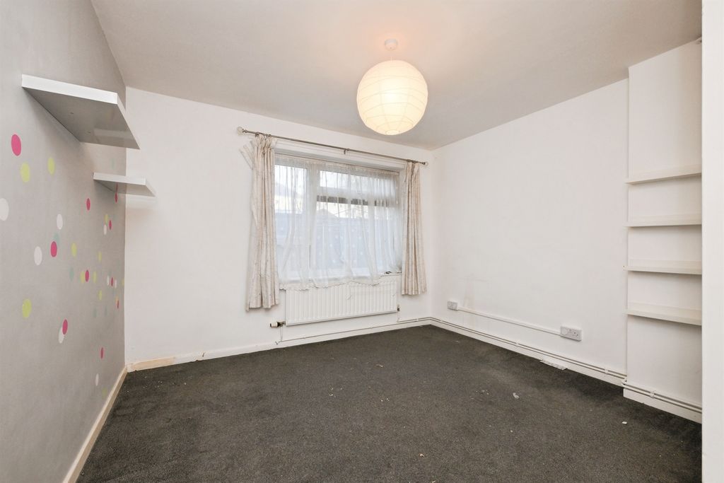 Property photo 3 of 20