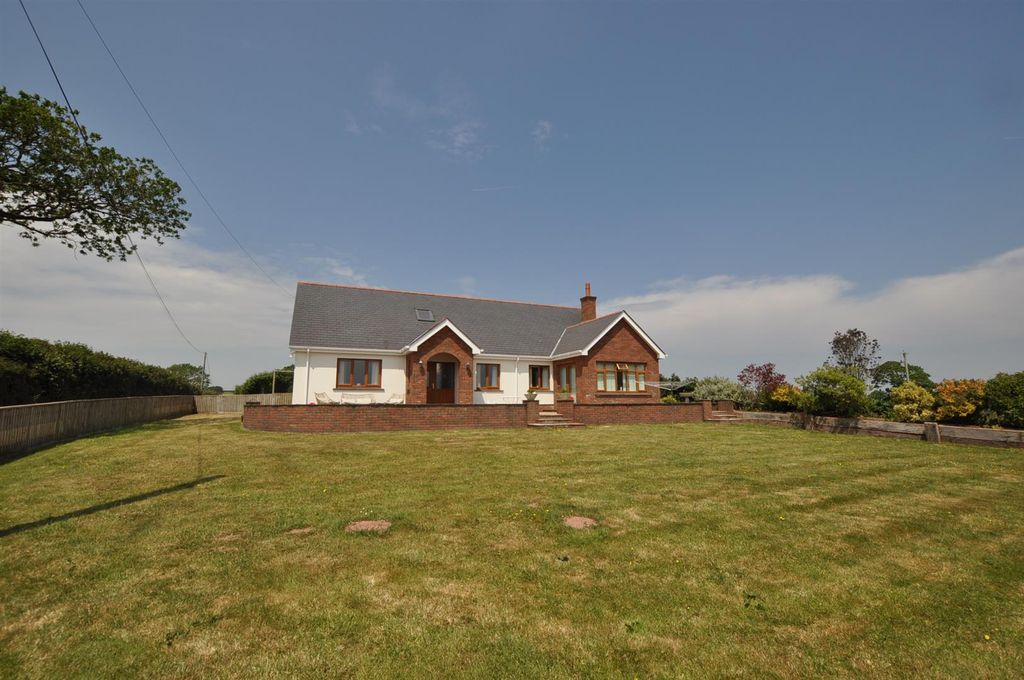 Property photo 2 of 25 Externally