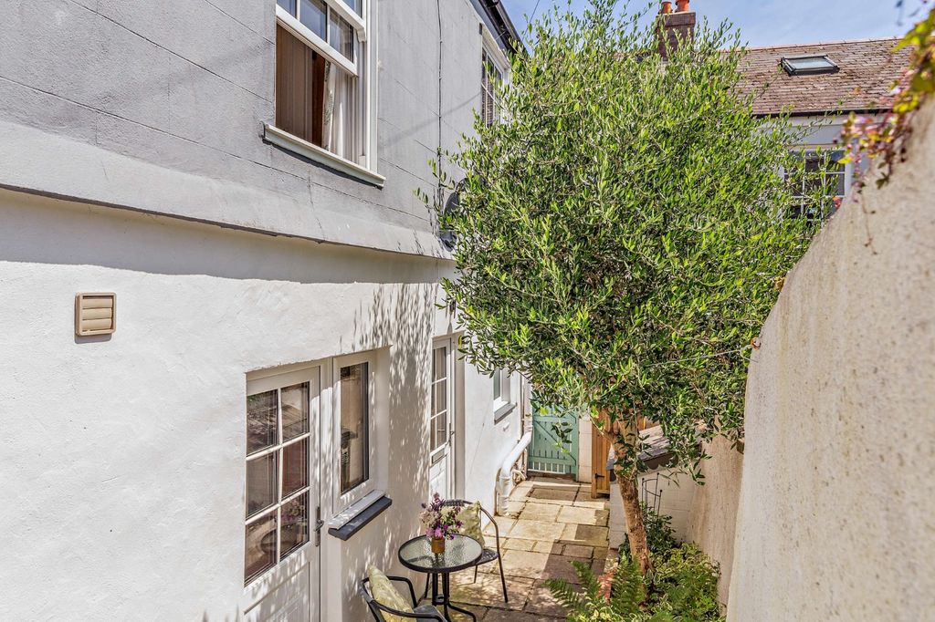Property photo 2 of 10 Ivy Cottage