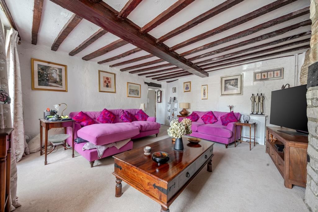 Property photo 2 of 21 Living Room