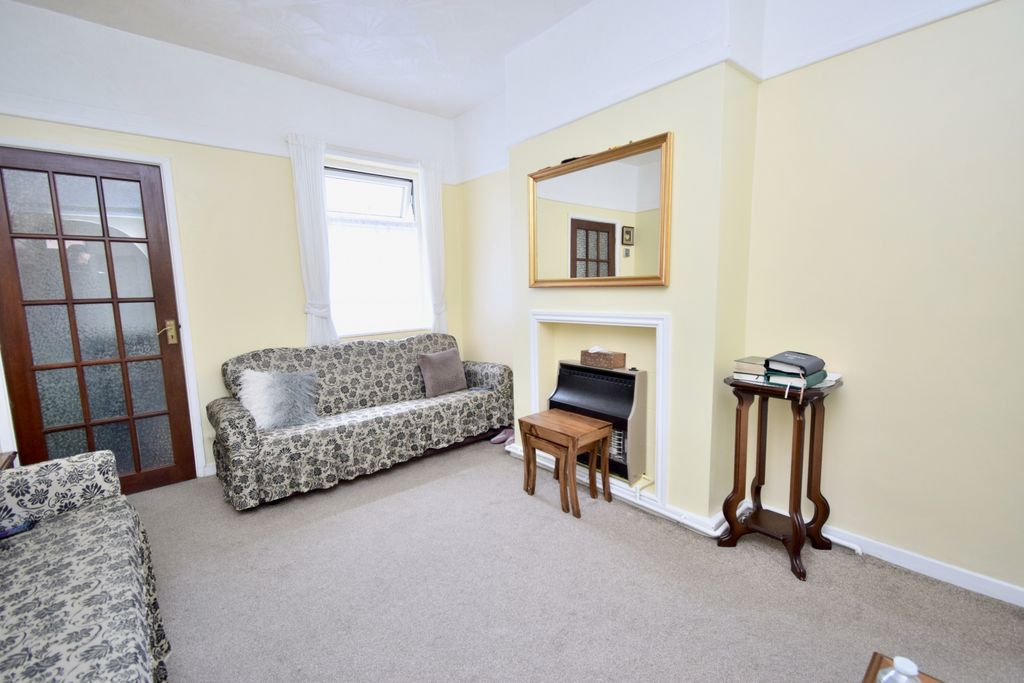 Property photo 3 of 9 Gallery