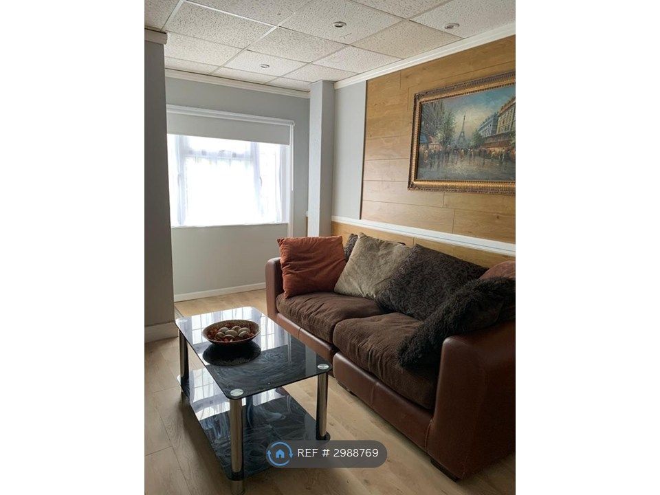 Property photo 2 of 12 Lounge