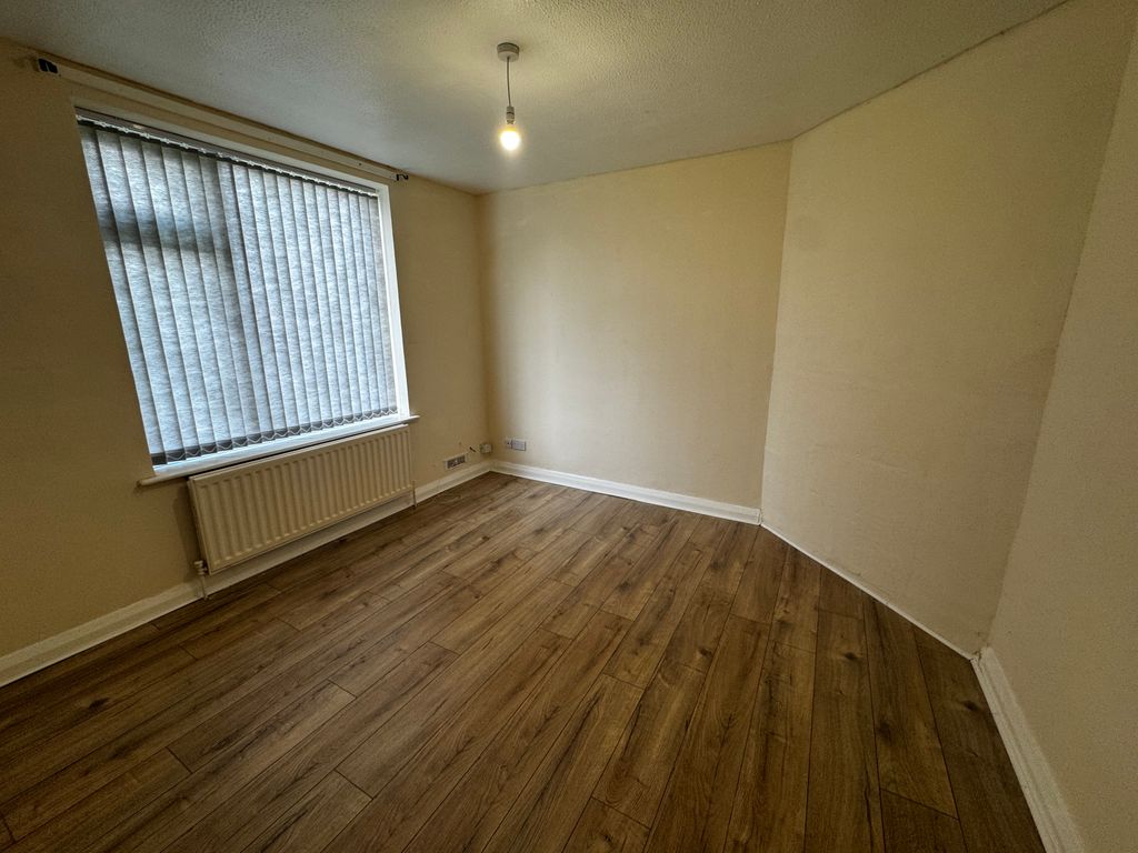 Property photo 2 of 9 Living Room