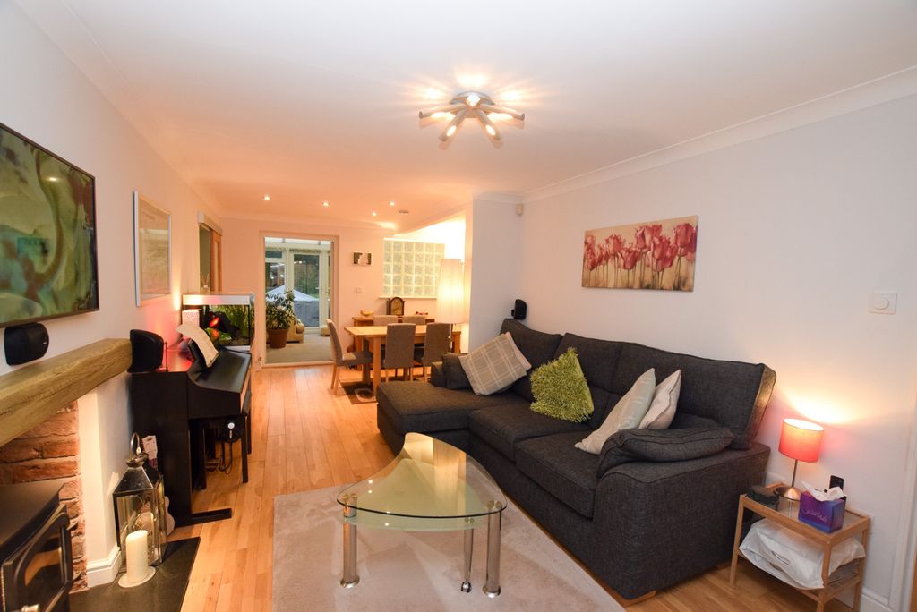 Property photo 2 of 21