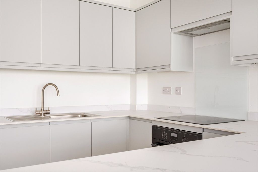 Property photo 3 of 18 Picture No. 06