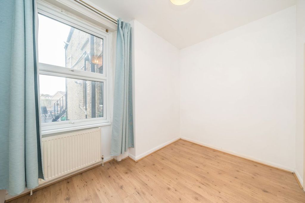 Property photo 3 of 4