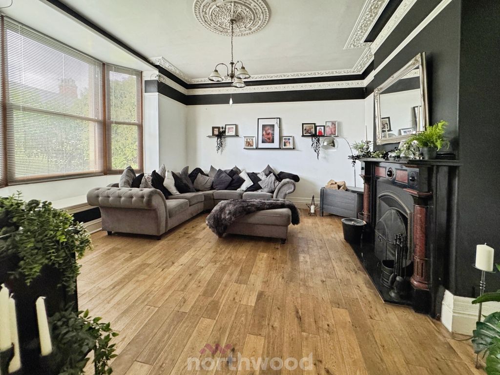 Property photo 2 of 25