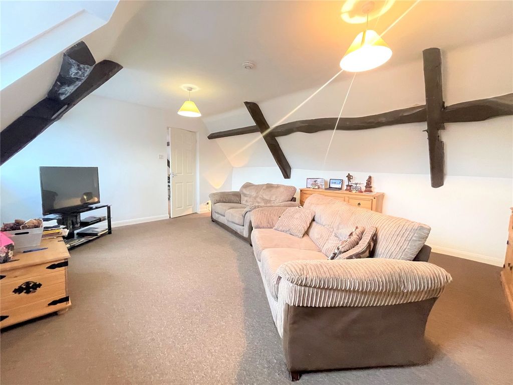 Property photo 2 of 7 Picture No. 10