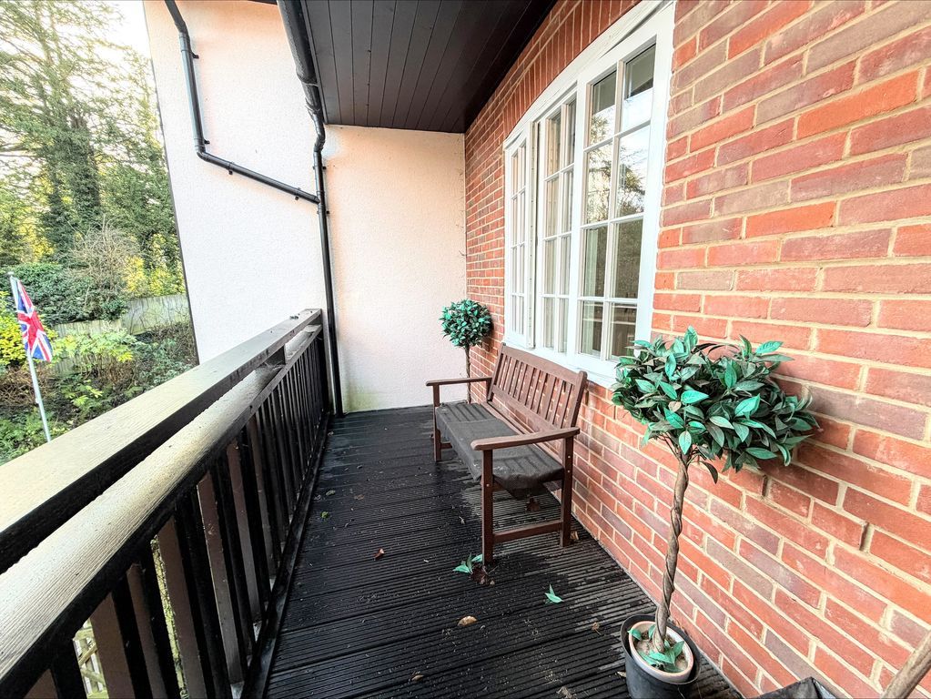 Property photo 3 of 11 Photo 12