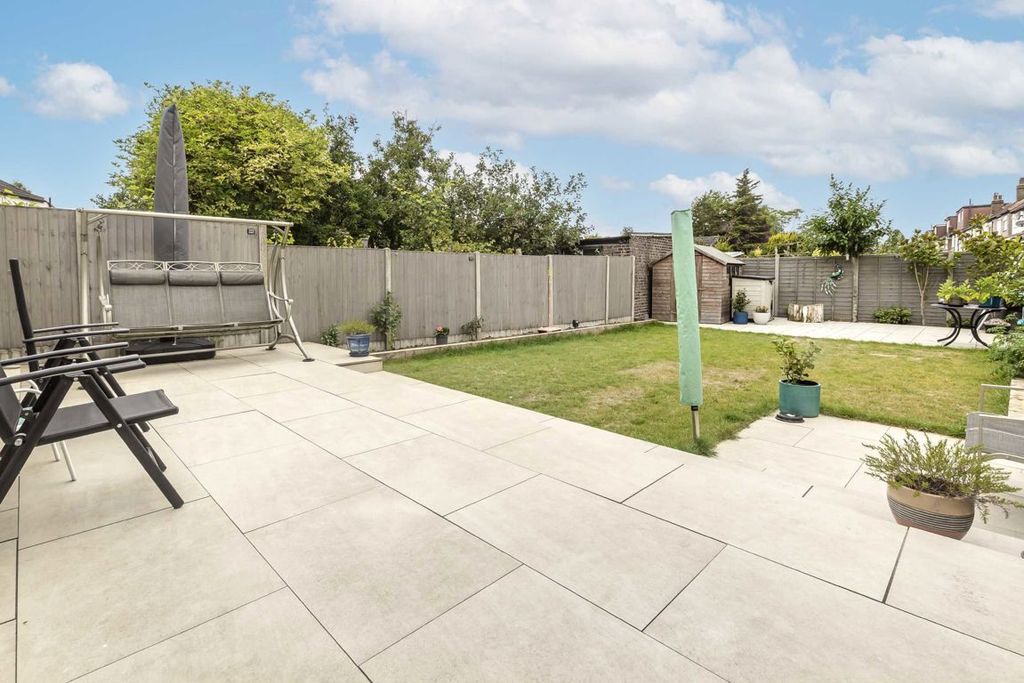 Property photo 1 of 5