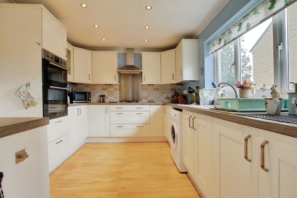 Property photo 2 of 13
