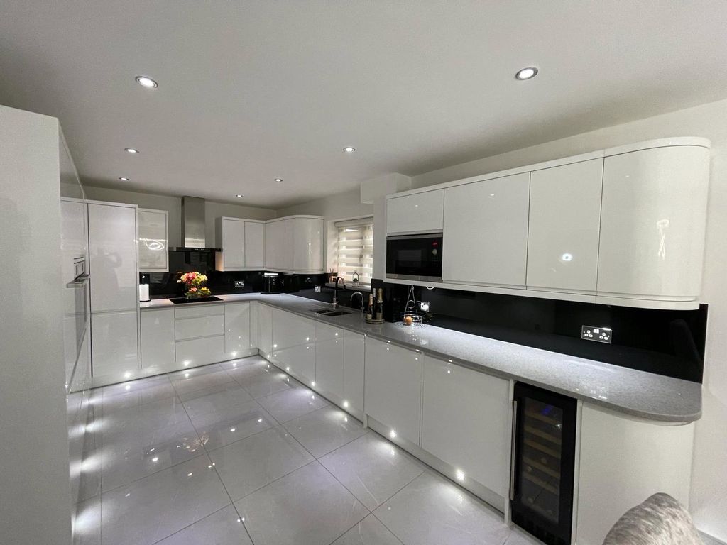 Property photo 3 of 27 Picture No. 07