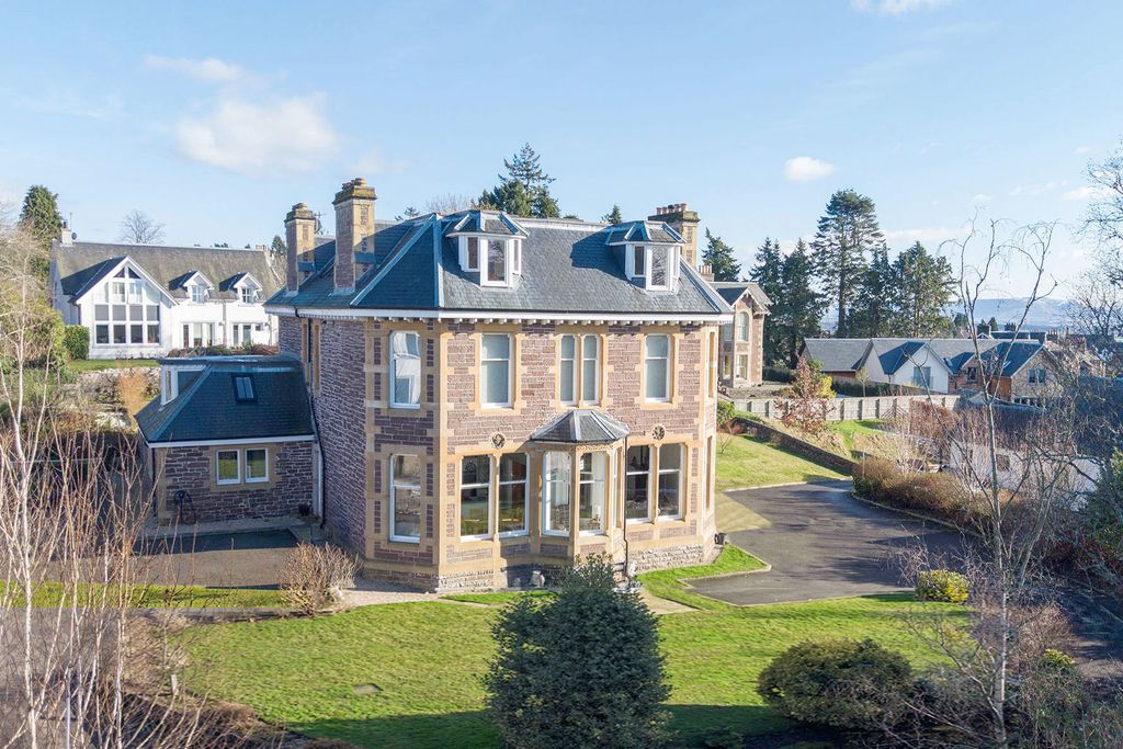 Property photo 1 of 27