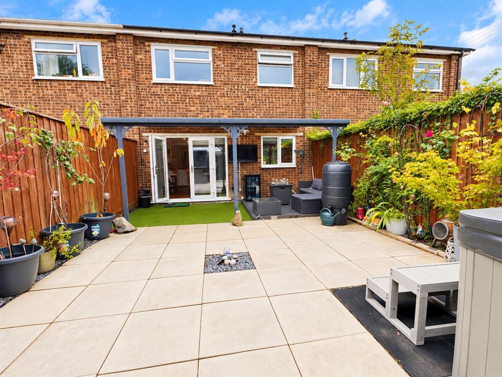 Property photo 2 of 12 Outside: