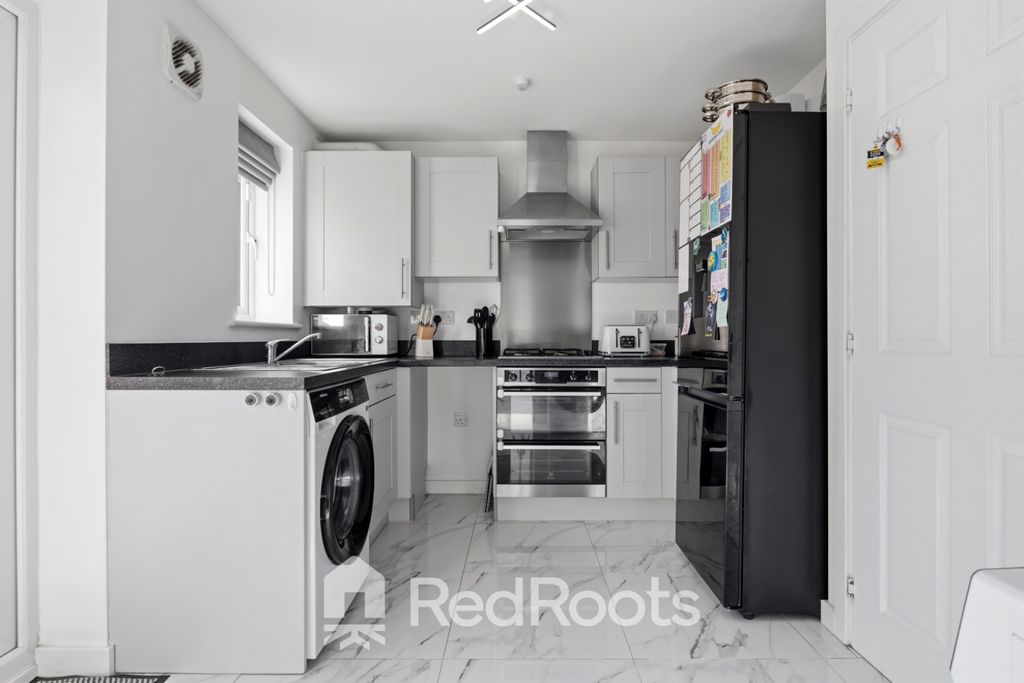 Property photo 2 of 19 5531583